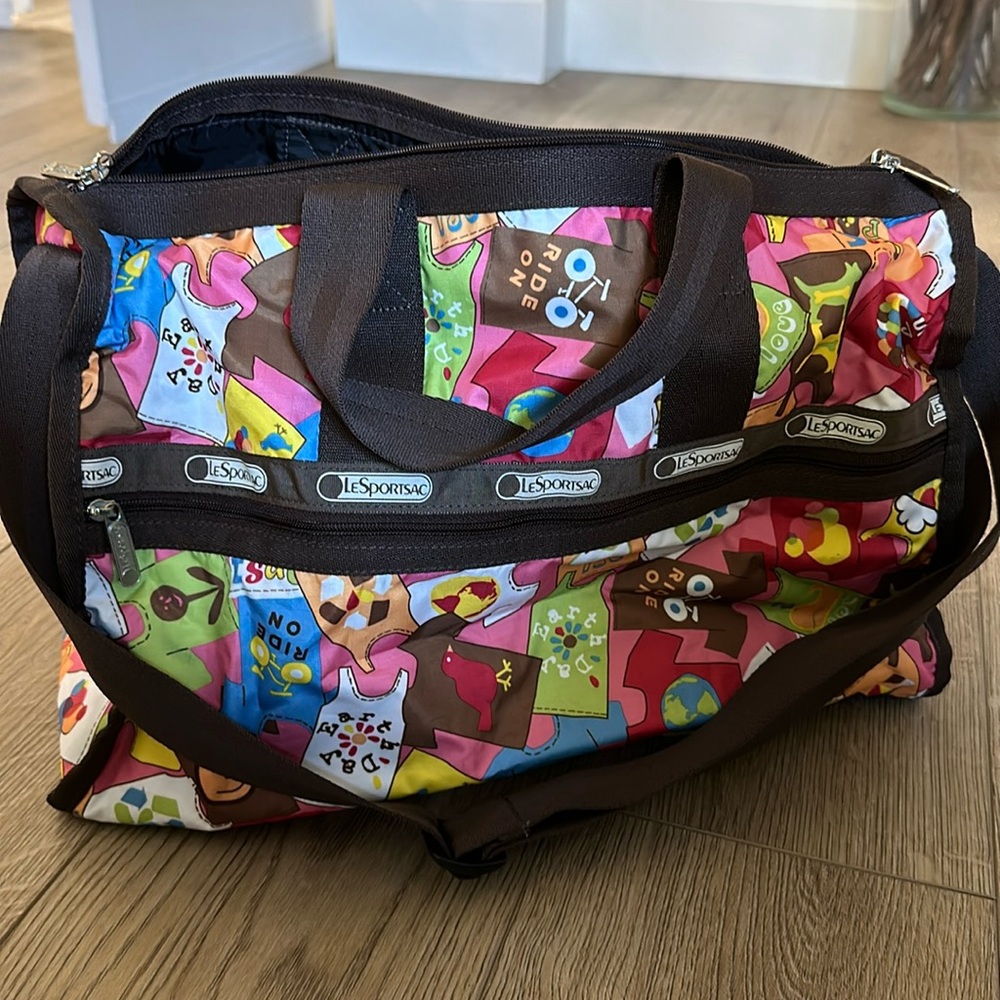 LeSportsac Small Duffle. Carryon, Tote, Kawaii  Print
